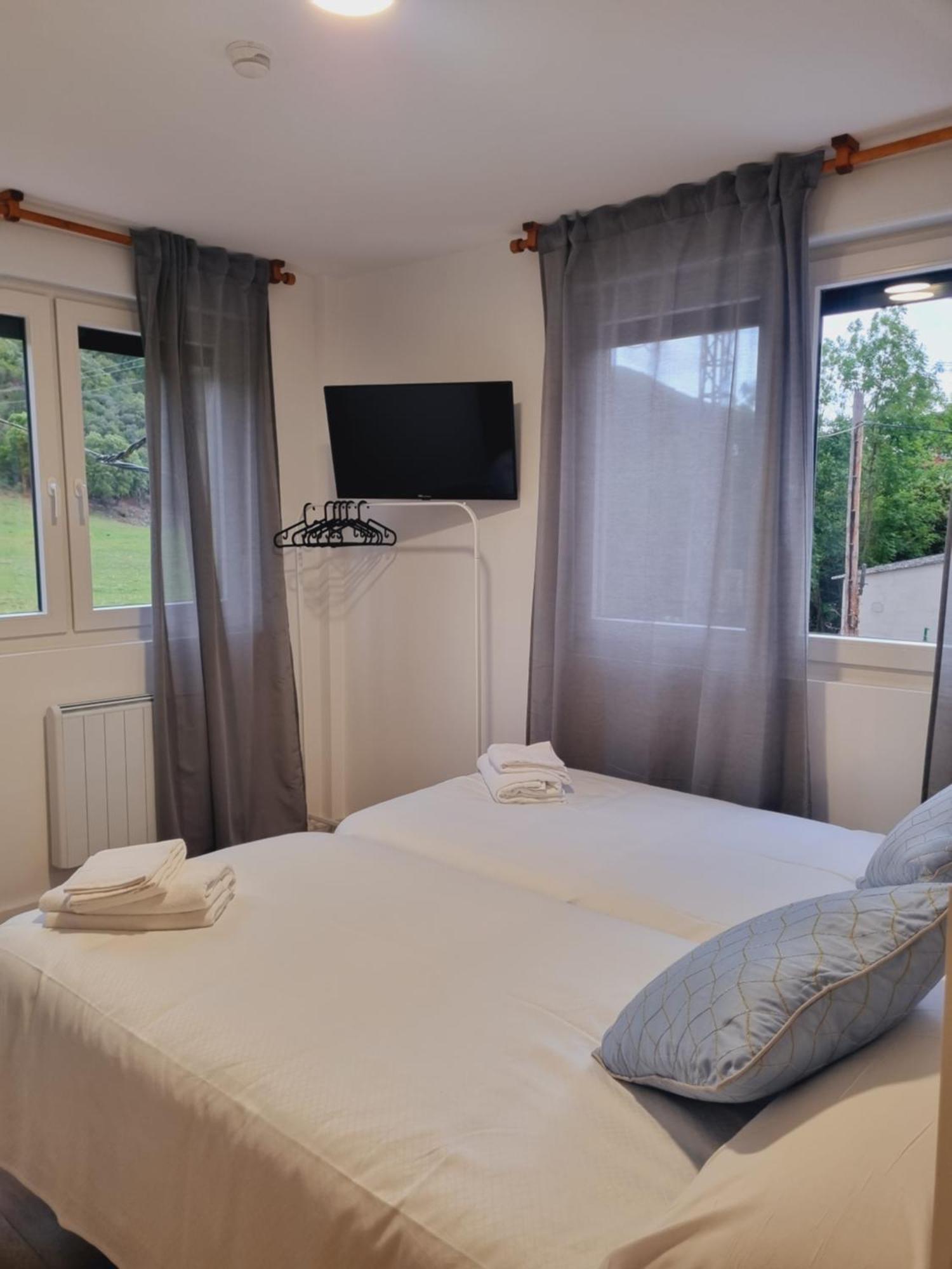 Maile Apartamentos Потес Екстериор снимка