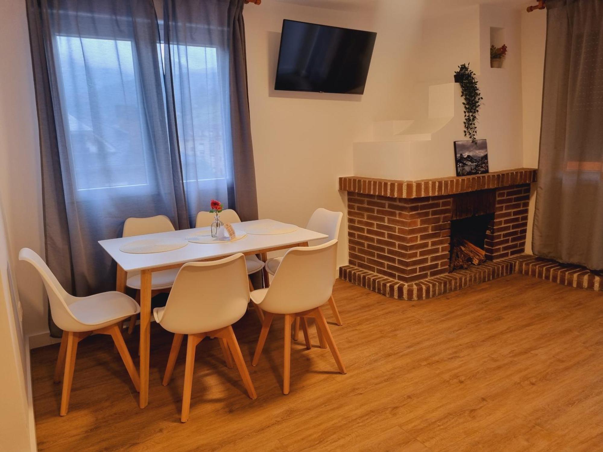 Maile Apartamentos Потес Екстериор снимка