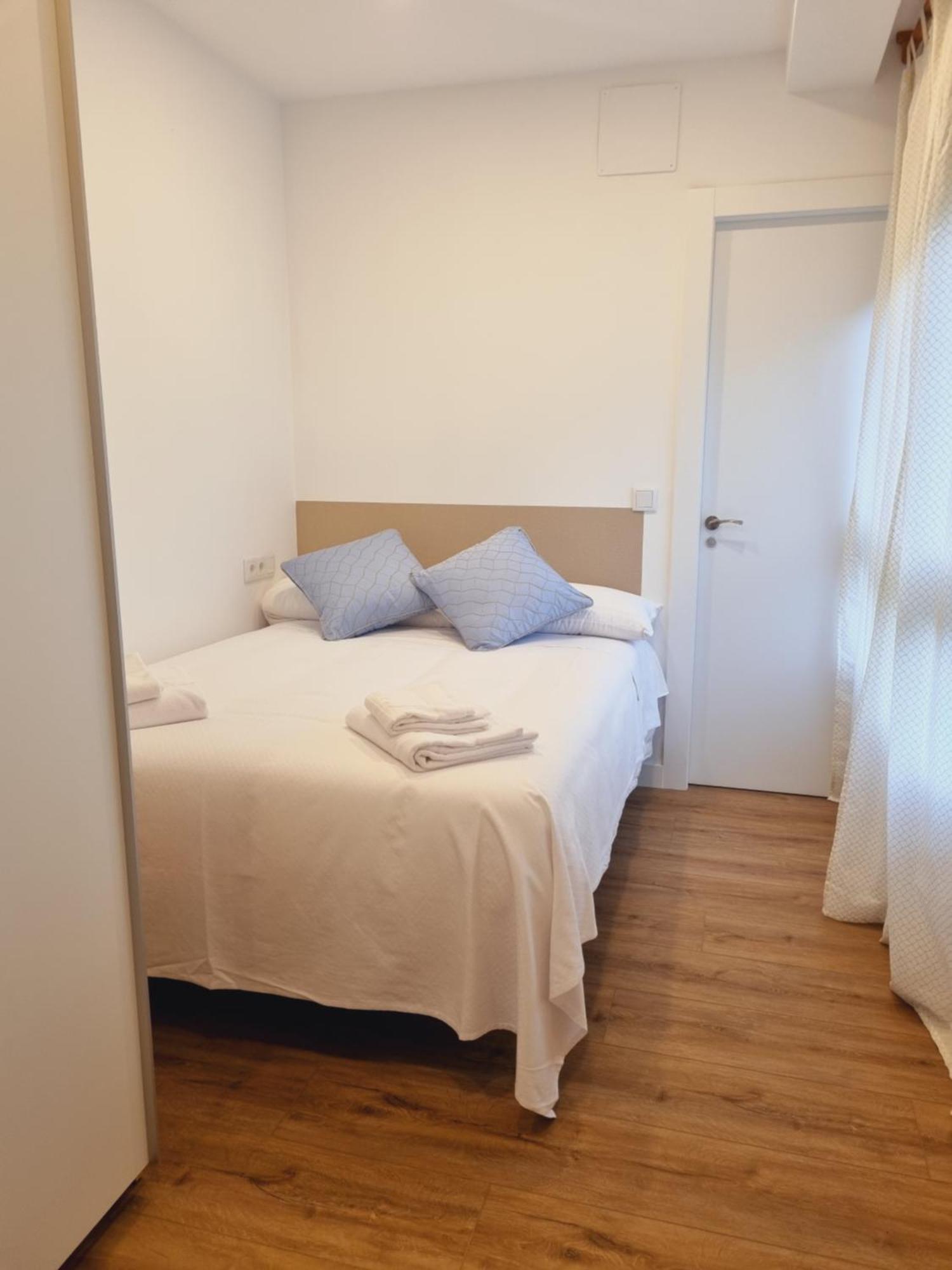 Maile Apartamentos Потес Стая снимка