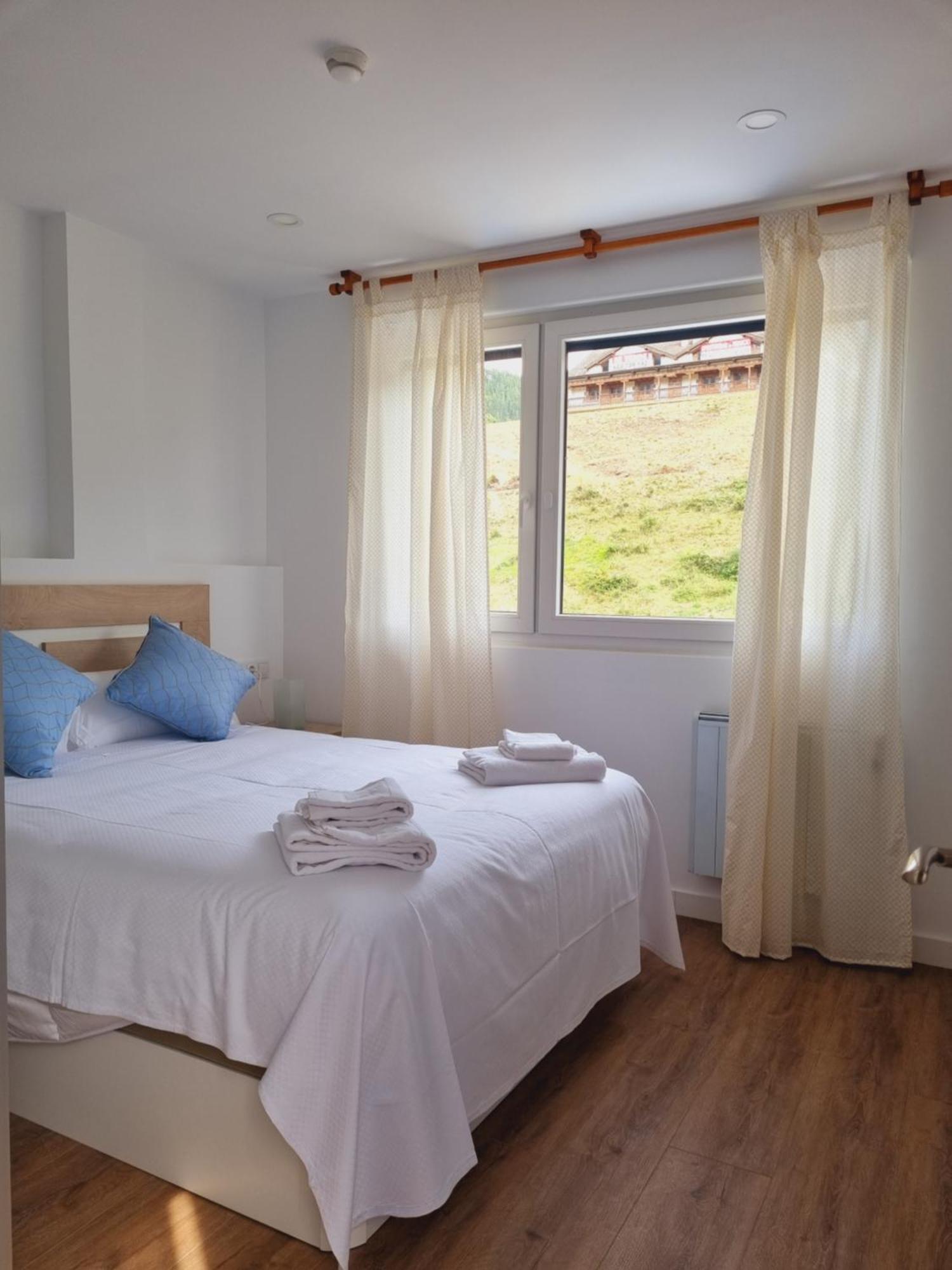 Maile Apartamentos Потес Стая снимка