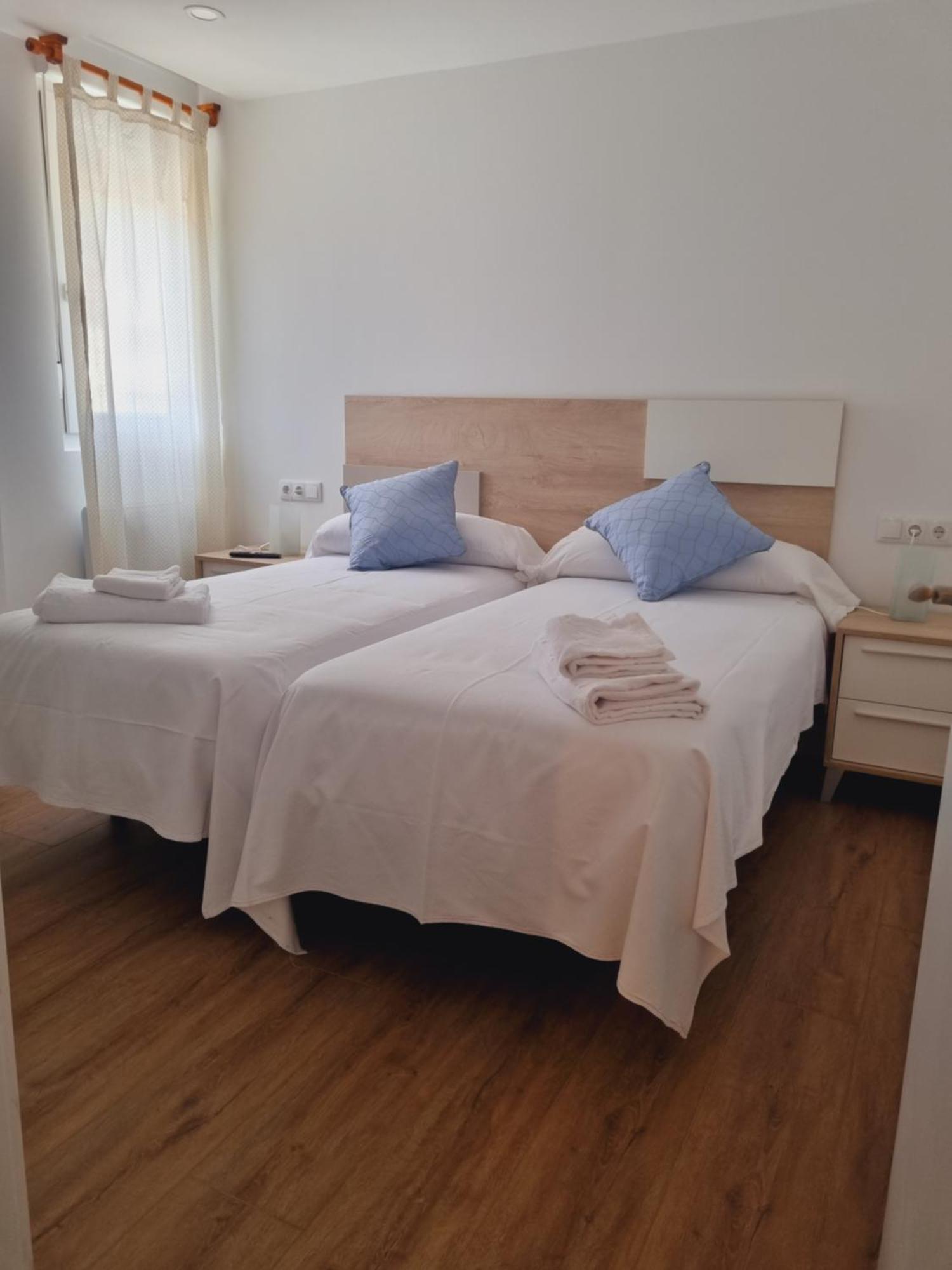 Maile Apartamentos Потес Стая снимка