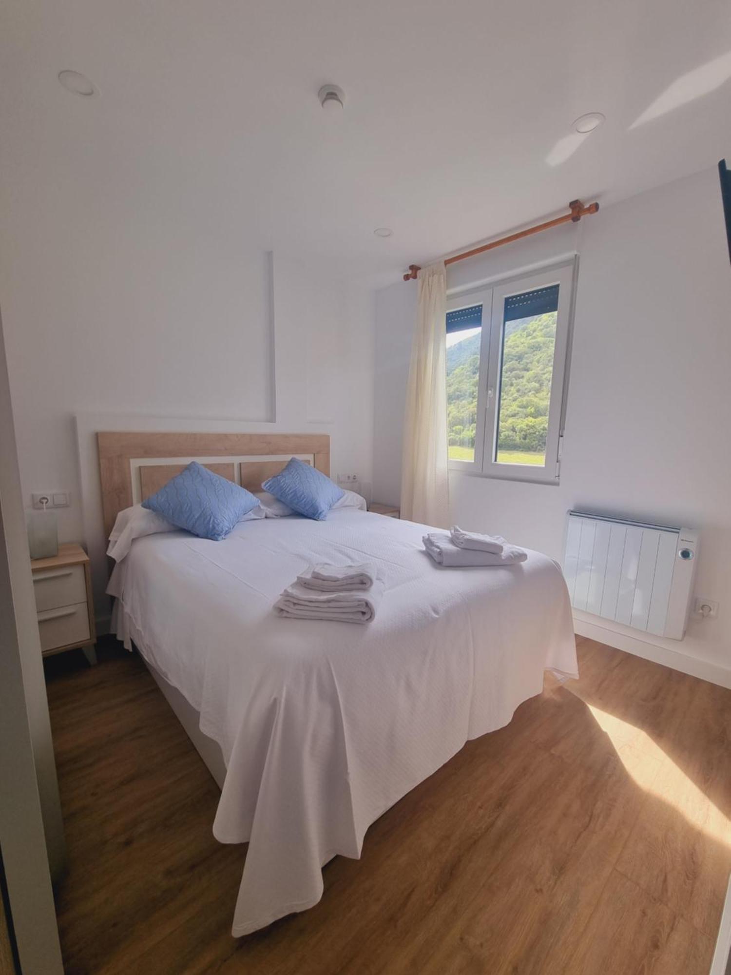 Maile Apartamentos Потес Стая снимка