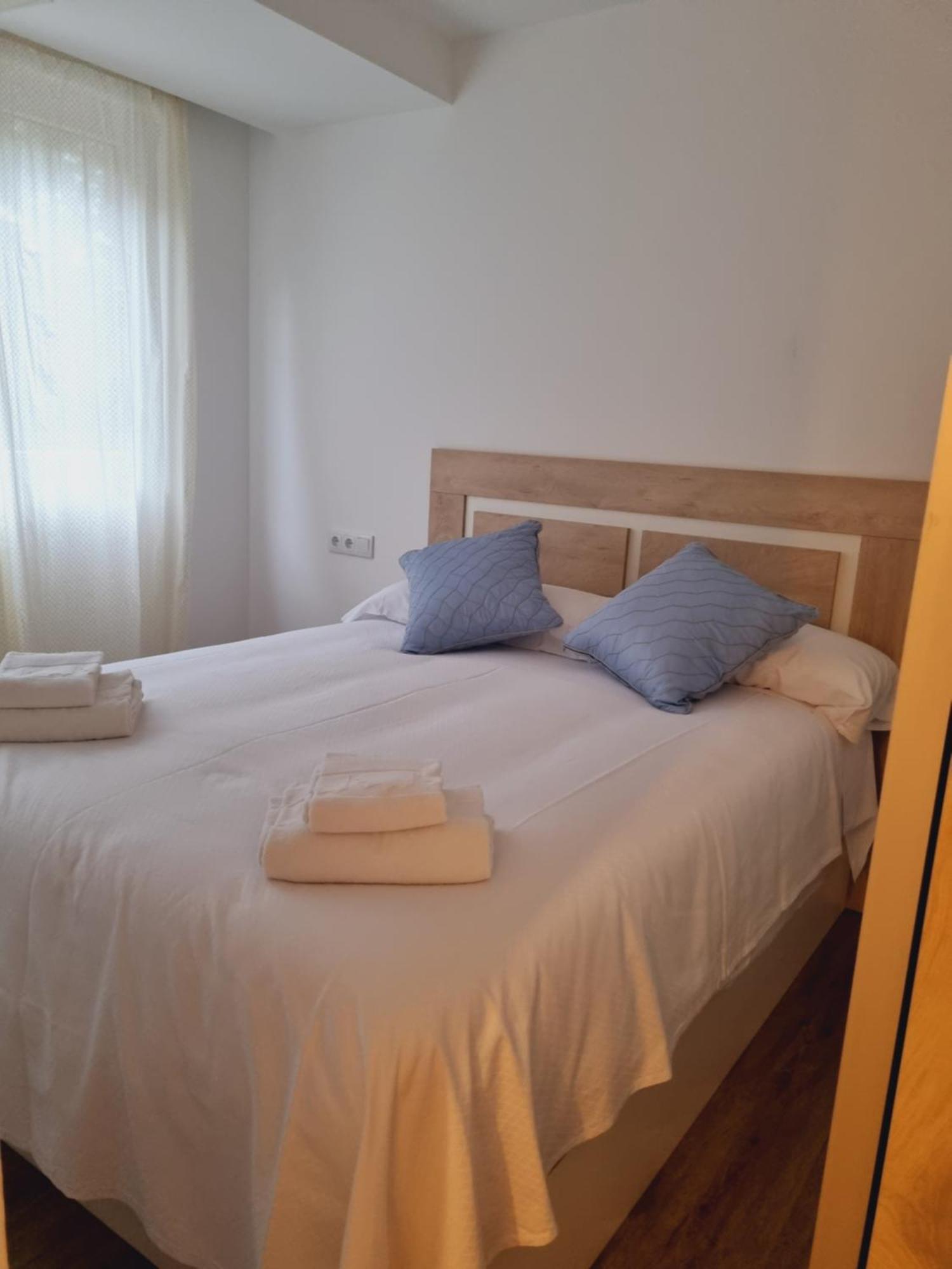 Maile Apartamentos Потес Стая снимка