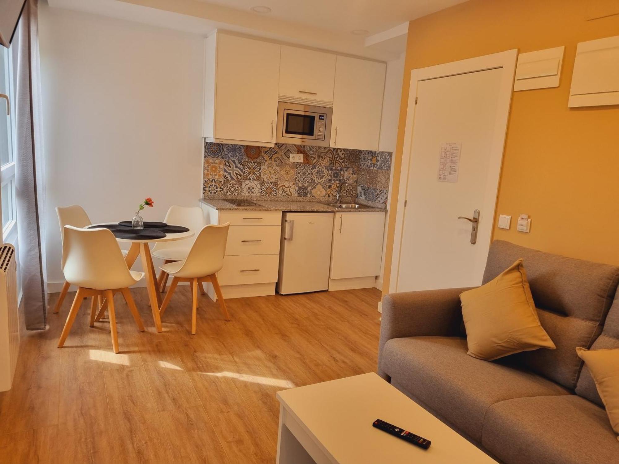 Maile Apartamentos Потес Стая снимка