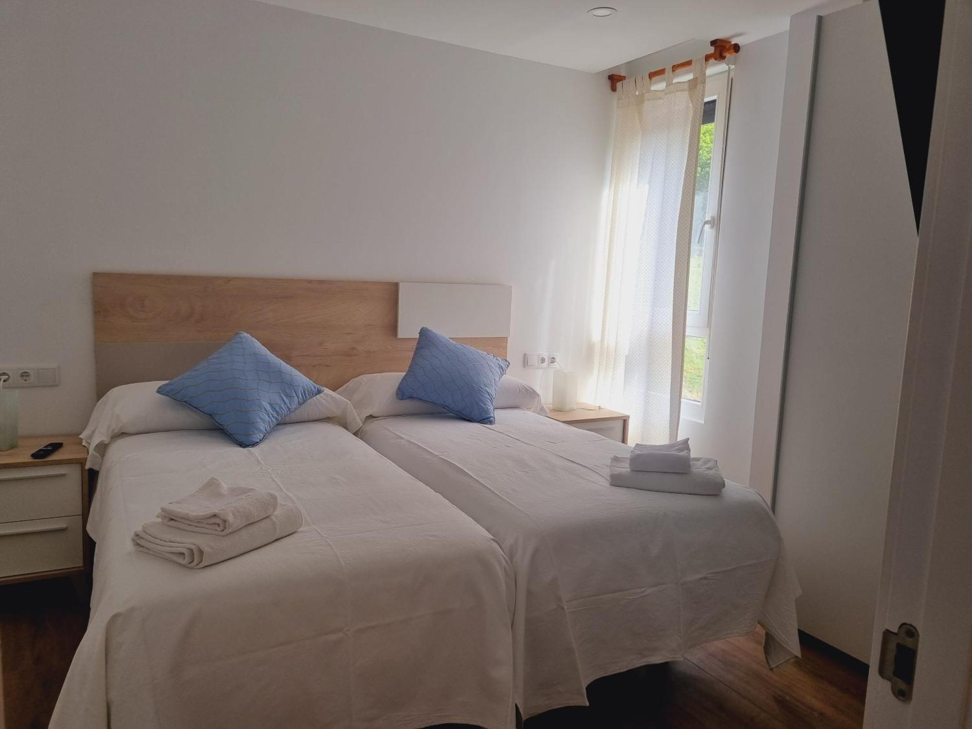 Maile Apartamentos Потес Стая снимка
