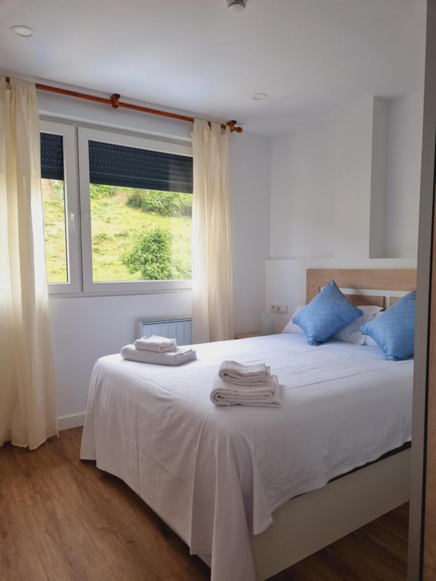Maile Apartamentos Потес Стая снимка